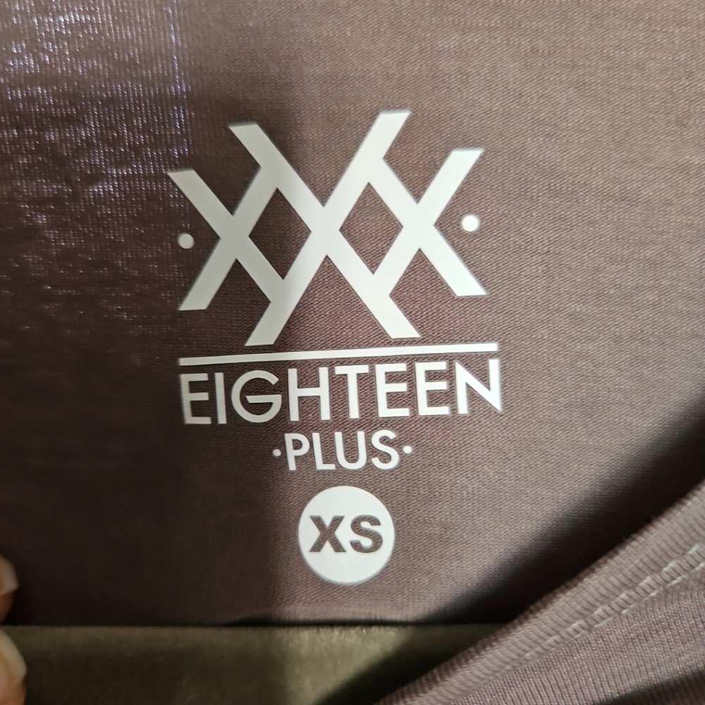 Eighteen Plus Brown Cropped Tee | Size XS | NWT | Fitted Stretch TopBrand: Eigh - Picture 4 of 5